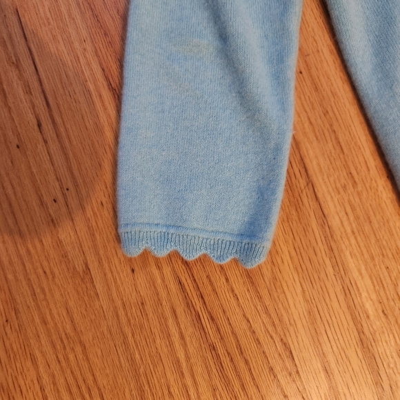 Jones New York 2-PLY Cashmere Sweater with Scalloped Neck and Cuffs Size Large - Picture 8 of 9